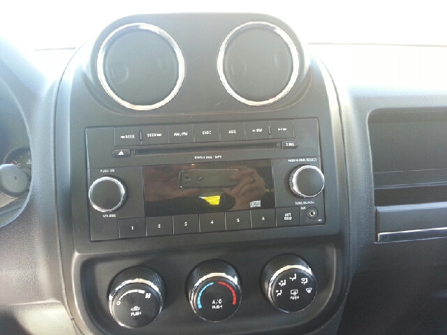 Jeep Patriot 2010 photo 2