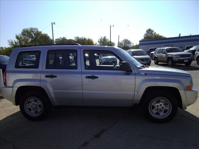 Jeep Patriot 2010 photo 2