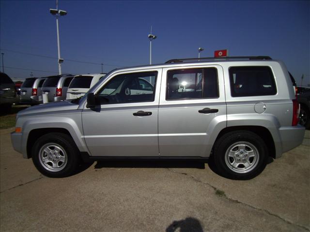 Jeep Patriot 2010 photo 4