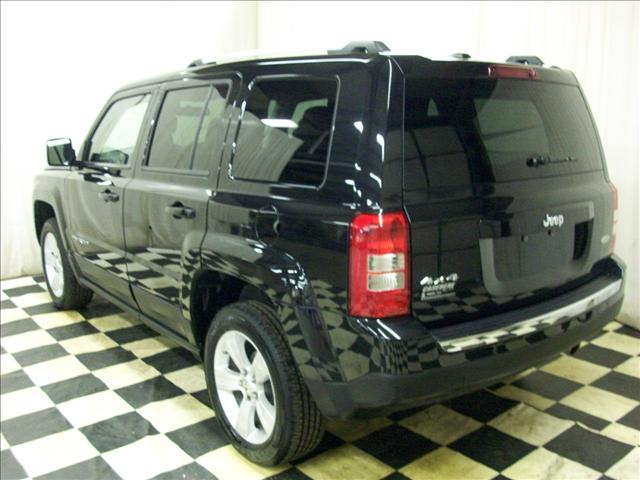 Jeep Patriot 2011 photo 2