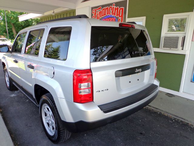 Jeep Patriot 2011 photo 2