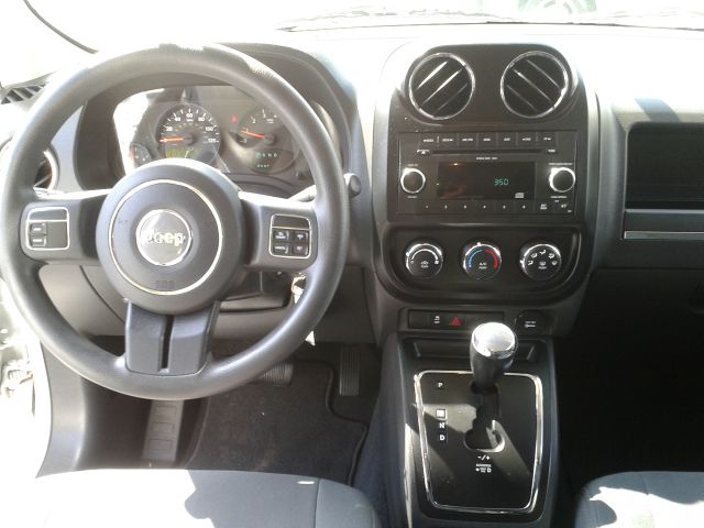 Jeep Patriot 2011 photo 2