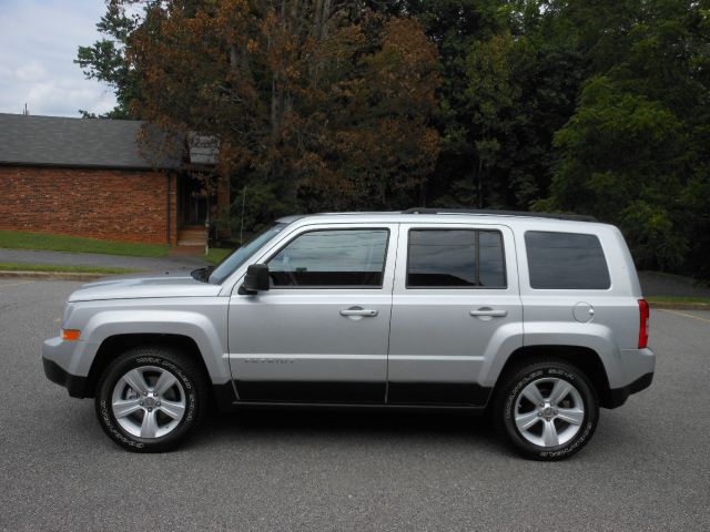 Jeep Patriot 2011 photo 1