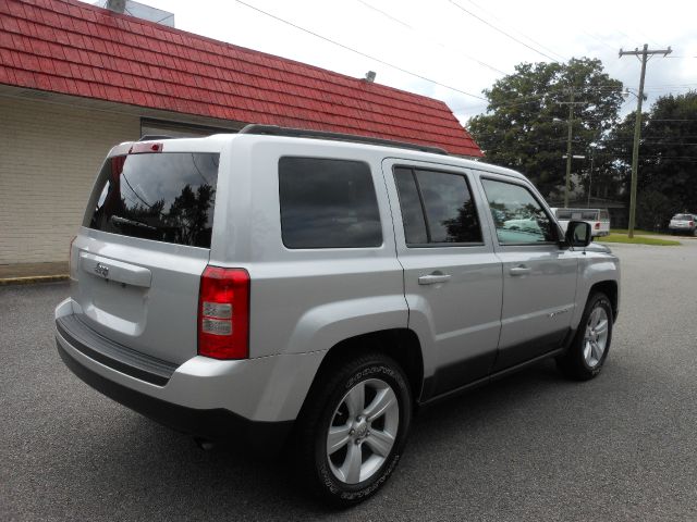 Jeep Patriot 2011 photo 2