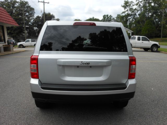 Jeep Patriot 2011 photo 3