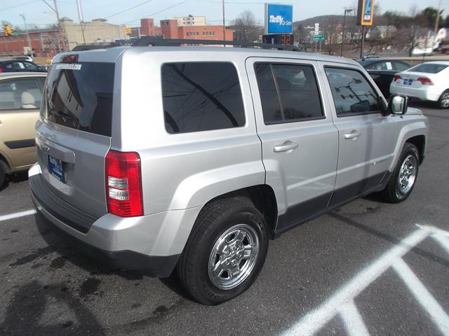 Jeep Patriot 2011 photo 4