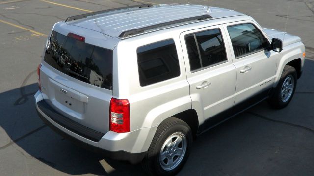 Jeep Patriot 2011 photo 1