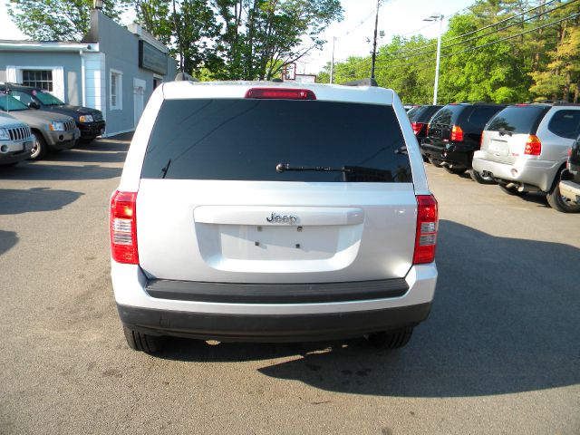 Jeep Patriot 2011 photo 1