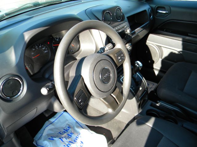 Jeep Patriot 2011 photo 19