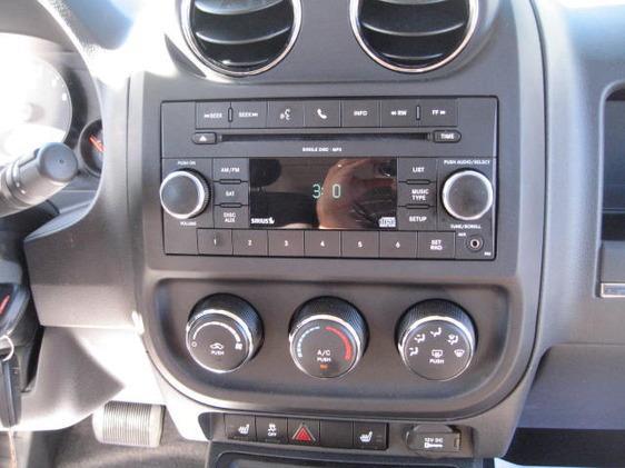 Jeep Patriot 2011 photo 9