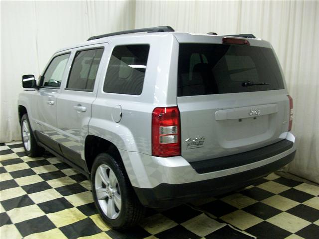 Jeep Patriot 2011 photo 2