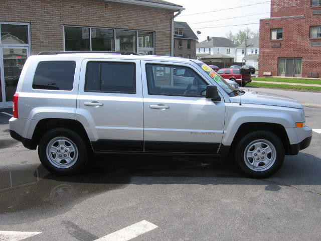 Jeep Patriot 2011 photo 10