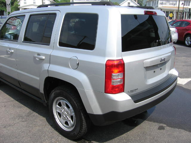 Jeep Patriot 2011 photo 11