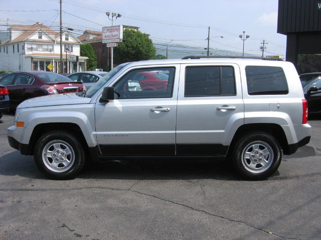 Jeep Patriot 2011 photo 23