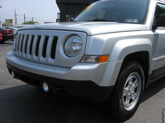 Jeep Patriot 2011 photo 3