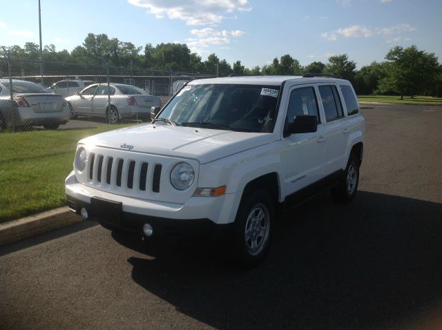 Jeep Patriot Ram 3500 Diesel 2-WD SUV