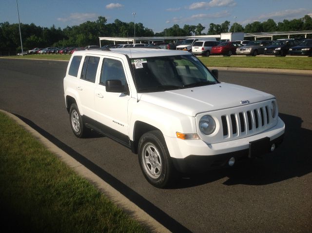 Jeep Patriot 2011 photo 1