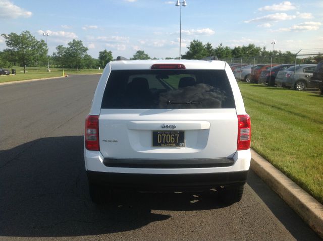 Jeep Patriot 2011 photo 2