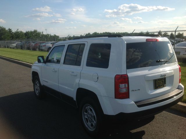 Jeep Patriot 2011 photo 4