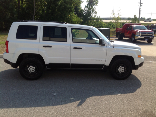 Jeep Patriot 2011 photo 2