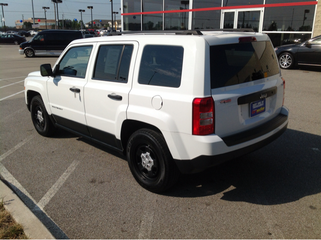 Jeep Patriot 2011 photo 4