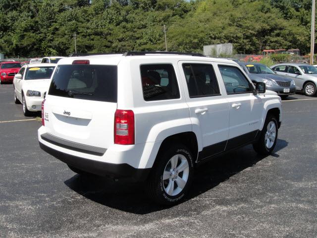 Jeep Patriot 2011 photo 2