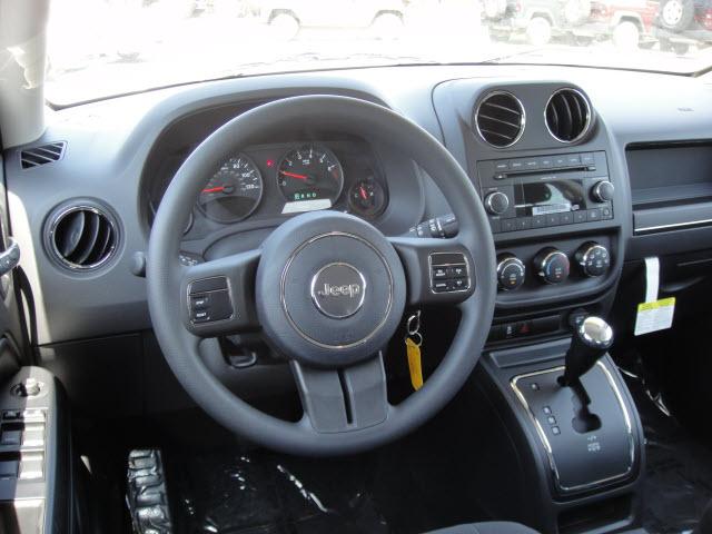 Jeep Patriot 2011 photo 4