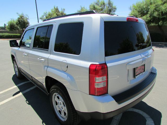 Jeep Patriot 2011 photo 1