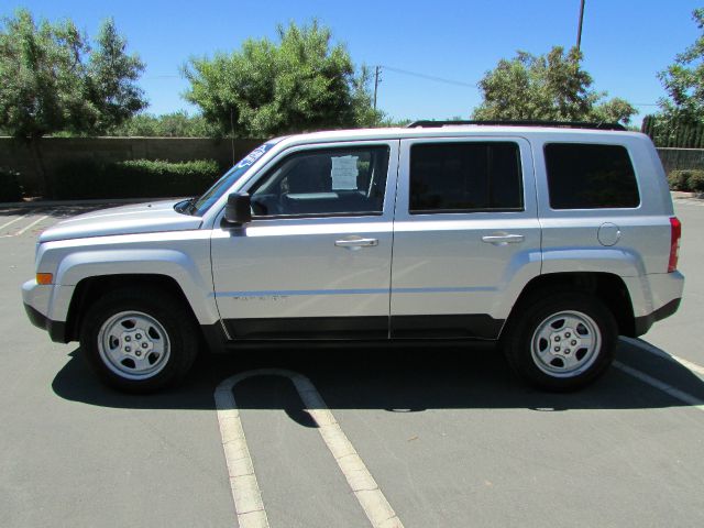 Jeep Patriot 2011 photo 3