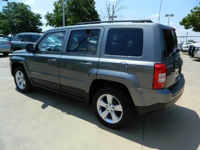 Jeep Patriot 2011 photo 2