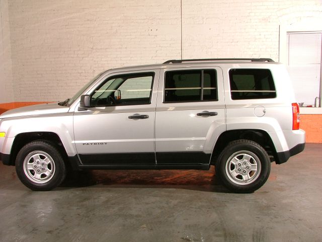 Jeep Patriot 2012 photo 16