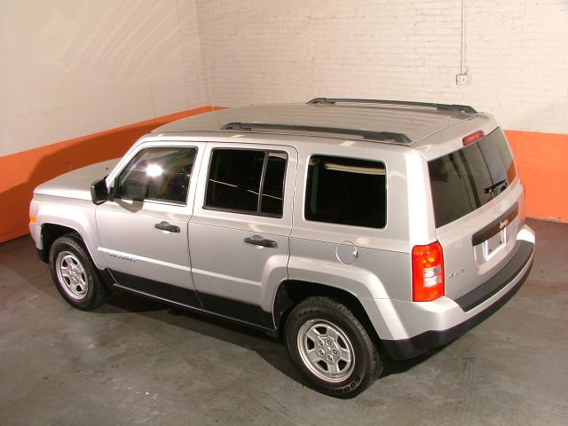 Jeep Patriot 2012 photo 17