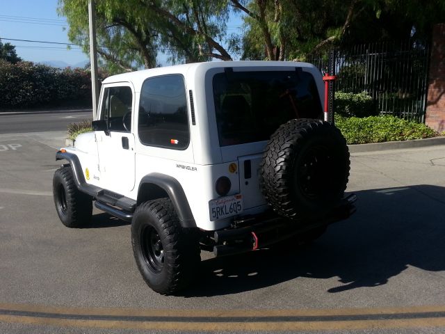 Jeep Wrangler SE SUV