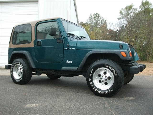 Jeep Wrangler SE Sport Utility