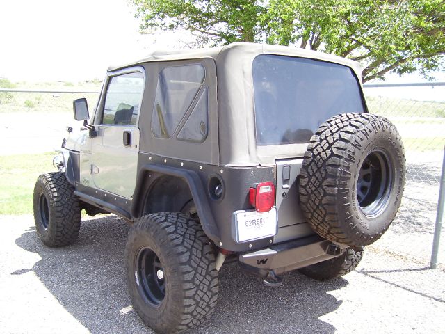 Jeep Wrangler 2000 photo 2