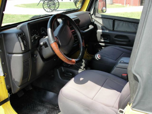 Jeep Wrangler 2000 photo 2