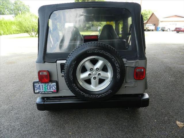 Jeep Wrangler 2000 photo 2