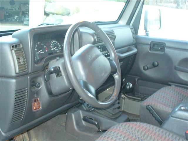 Jeep Wrangler 2000 photo 2