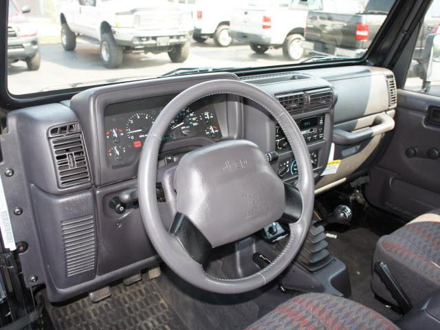 Jeep Wrangler 2000 photo 3