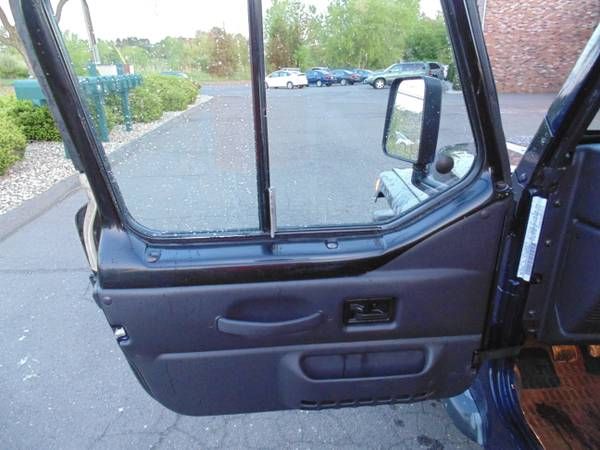 Jeep Wrangler 2002 photo 3