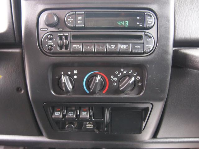 Jeep Wrangler 2004 photo 2