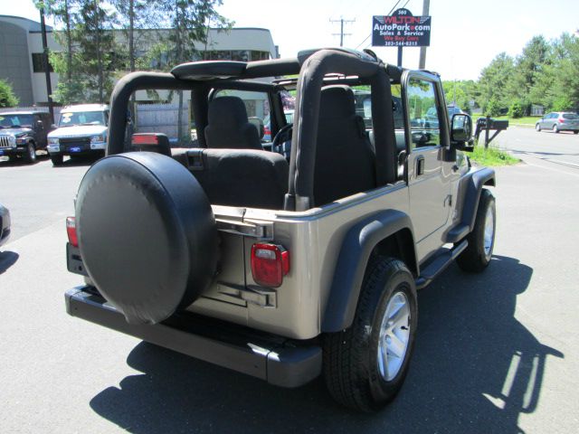 Jeep Wrangler 2004 photo 2