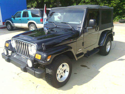 Jeep Wrangler ALL Wheel Drive - NEW Tires SUV