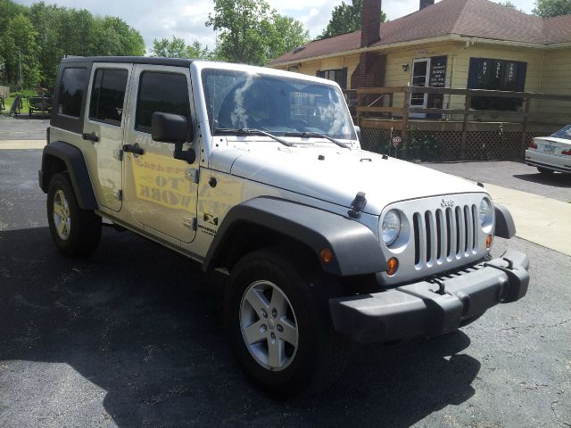 Jeep Wrangler 1500 Extended Cargo Clean SUV