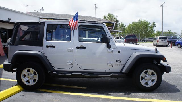 Jeep Wrangler 1500 Extended Cargo Clean SUV