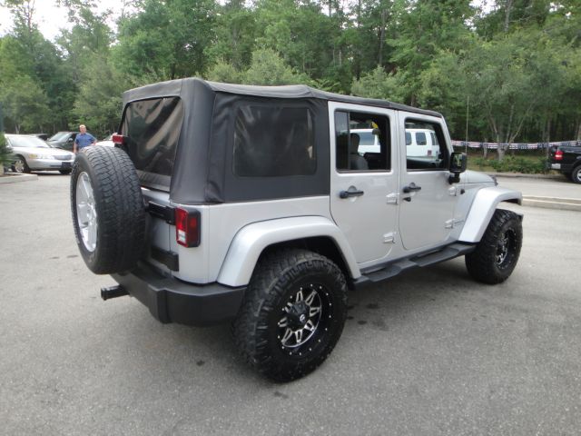 Jeep Wrangler 1500 Extended Cargo Clean SUV