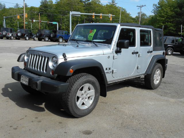 Jeep Wrangler 1500 Extended Cargo Clean SUV