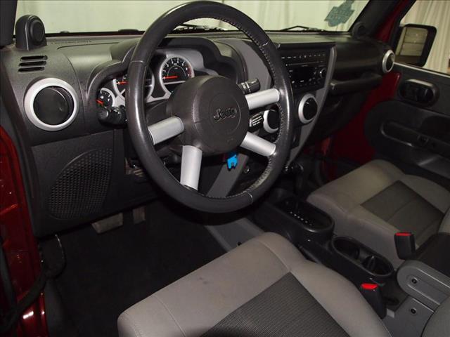 Jeep Wrangler 2010 photo 29