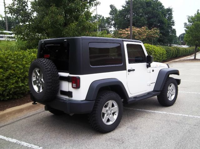 Jeep Wrangler 2010 photo 2