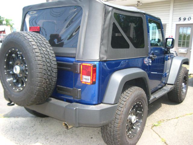 Jeep Wrangler 2010 photo 3